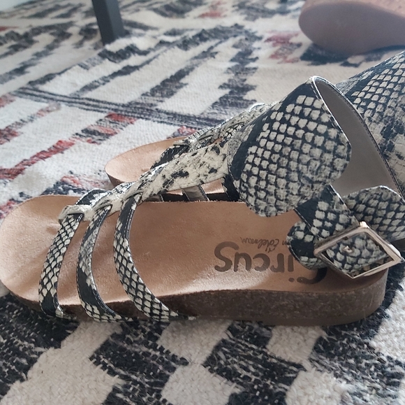 Sam Edelman sandal - Picture 1 of 4